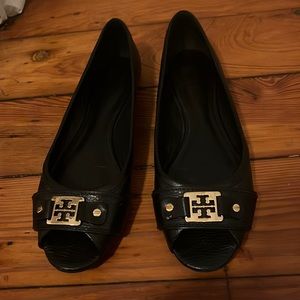 Tory Burch logo flats- 9.5